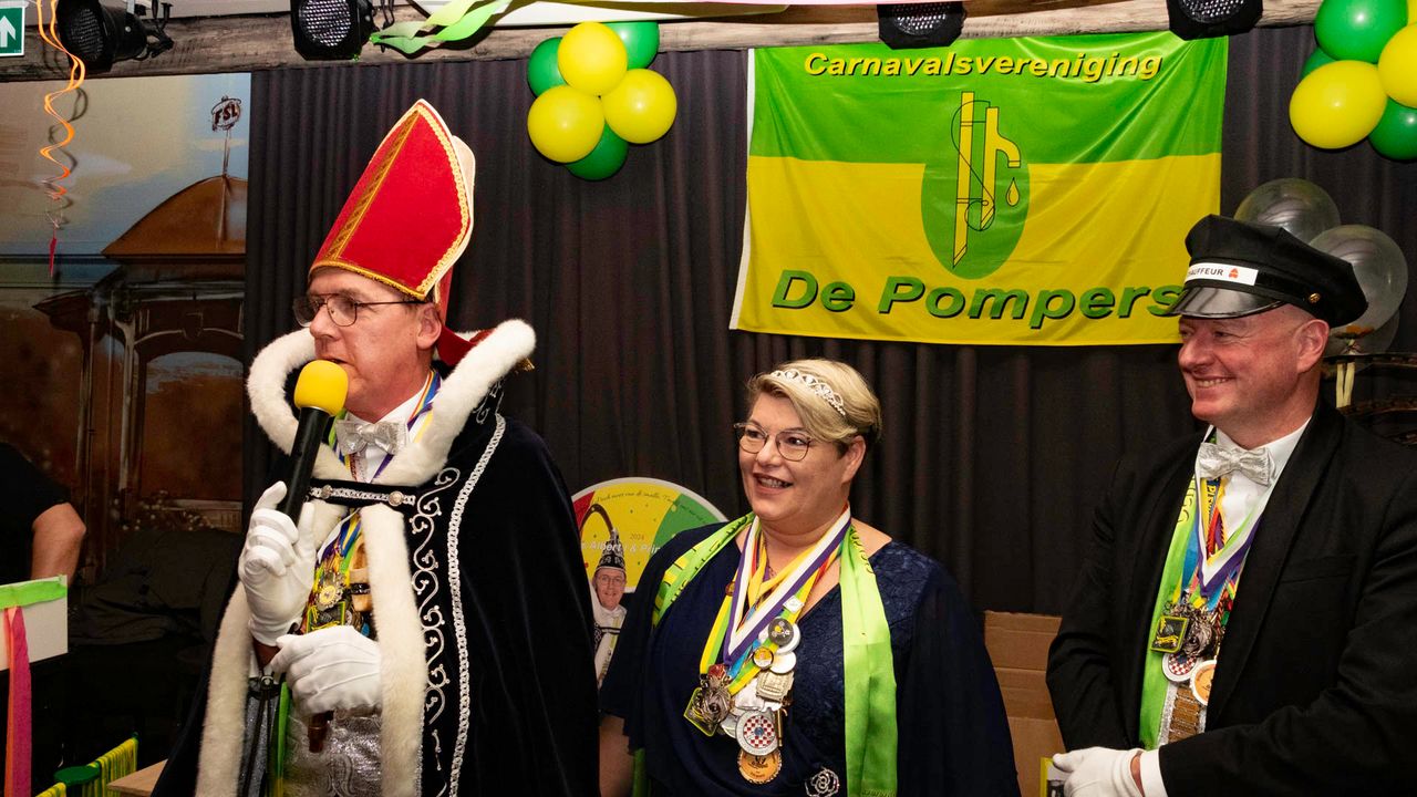 Drukke receptie Prins Albert I van carnavalsvereniging De Pompers